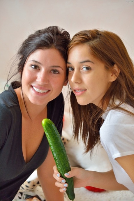 lesbian dildo hot sexy pictures