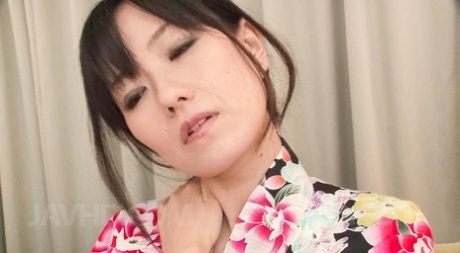 Manami Komukai sexy star pics