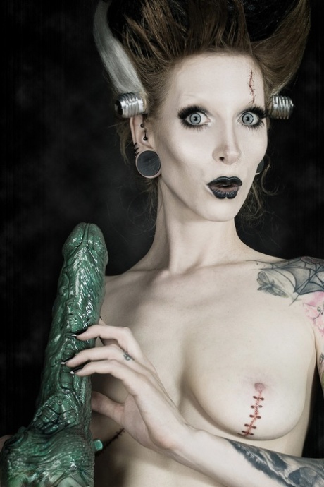 Razor Candi exclusive model img