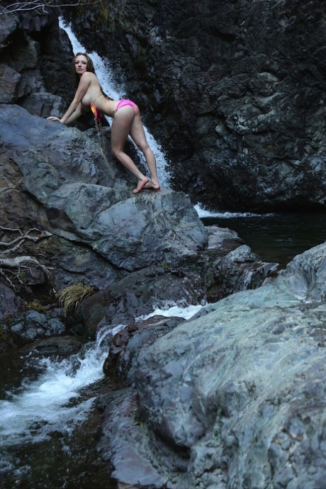 Lily Xo top model gallery