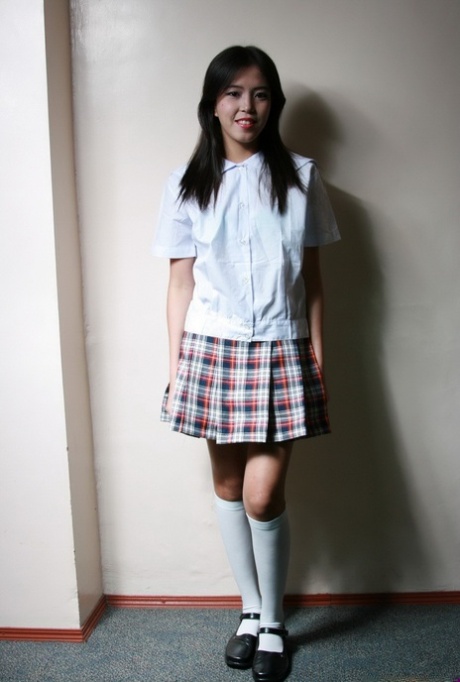 asian schoolgirl free nude pics