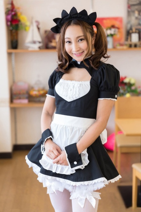asian maid hot nude picture