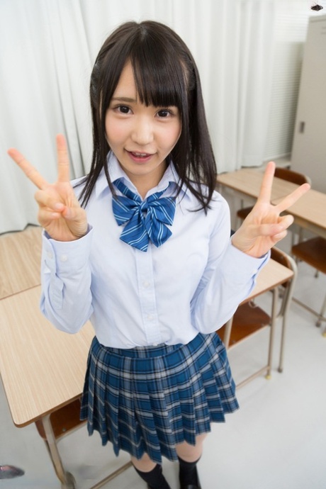 teen schoolgirl nude image