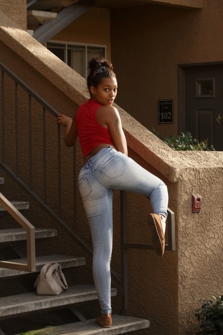 Noelle Monique star pretty gallery