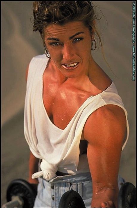 muscular women hd pic