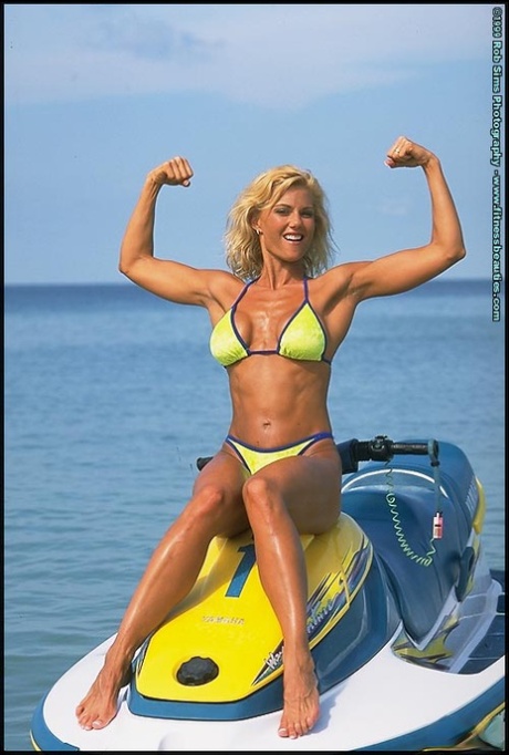 topless bikini hd picture