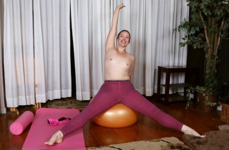 mature yoga pants art porn picture