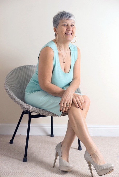 jambes de grand-mère sexe parfait img