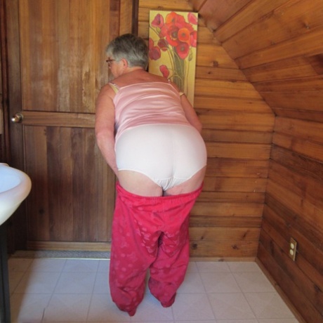 culotte de grand-mère nus chauds archive