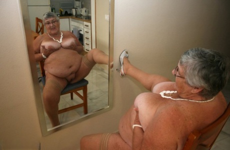 ssbbw granny nude photo