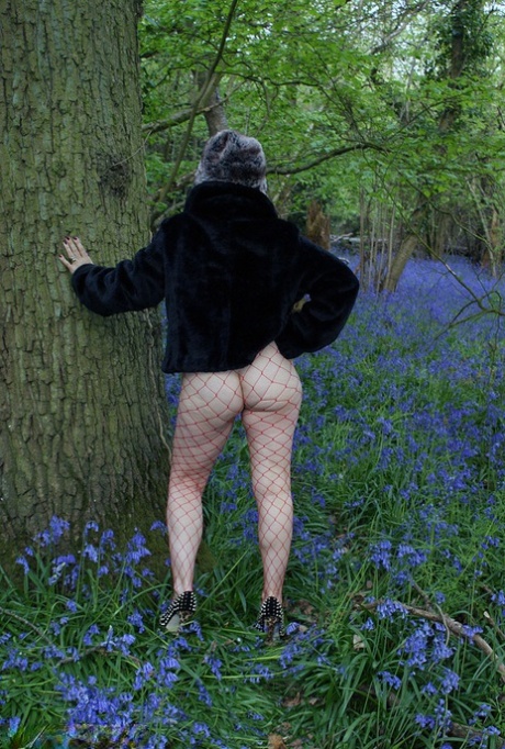 big ass granny nude picture