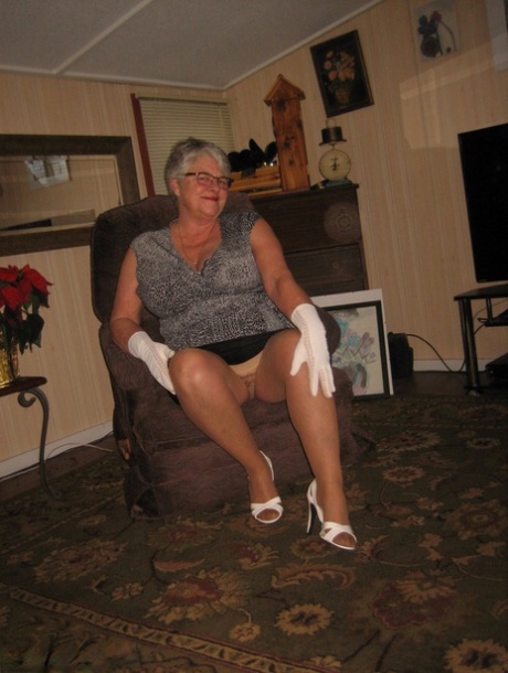 granny upskirt pretty galleries