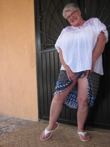 granny upskirt art porn pics