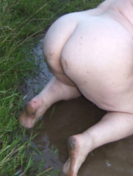 chlupaté kundičky nohy umělecké porno fotky