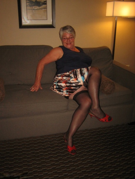 beautiful granny naked img