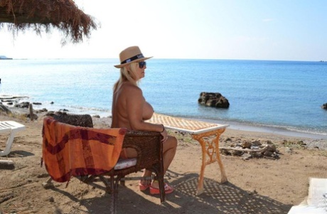 mature beach beautiful xxx gallery