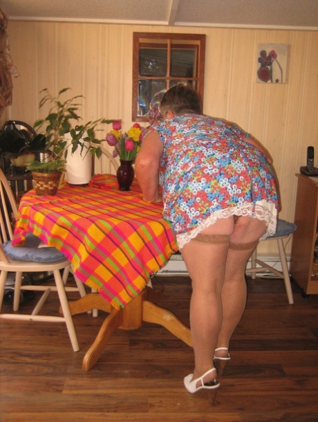 granny upskirt nice photos
