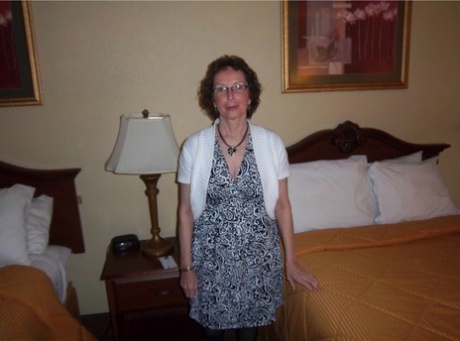 old granny beautiful naked images