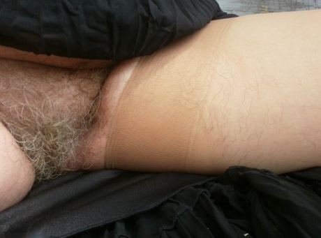 grand-mère très poilue nus xxx collection