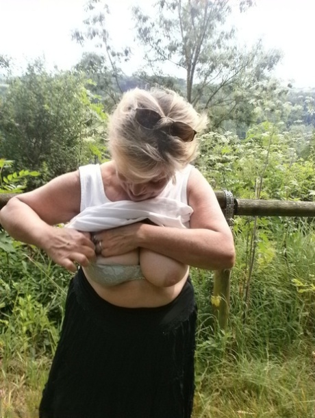 chubby outdoor sexy xxx photos