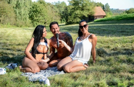 propíchnuté bradavky top exkluzivní fotografie