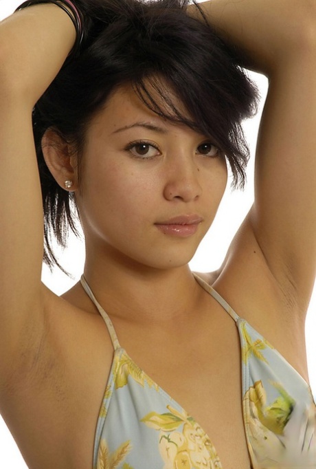 asiatiskt ansikte nakenbilder pornografiska bild