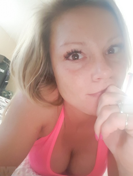 selfie s velkými prsy zdarma xxx archiv