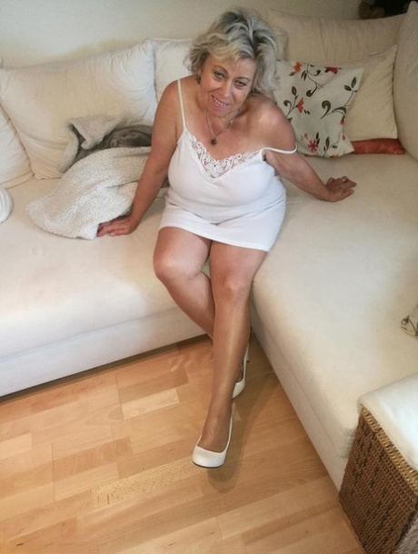 granny lingerie hot sex pics