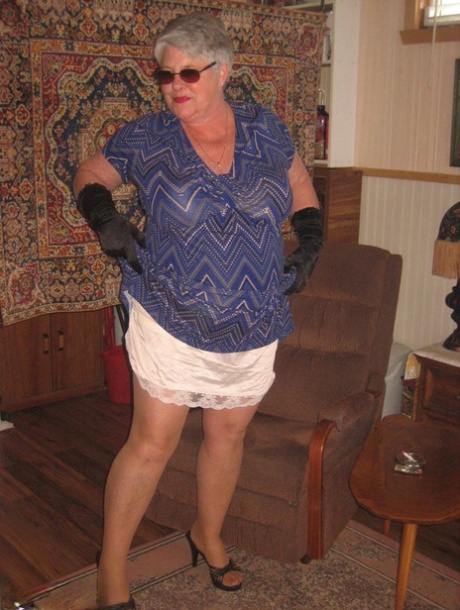 granny upskirt sexy naked pics