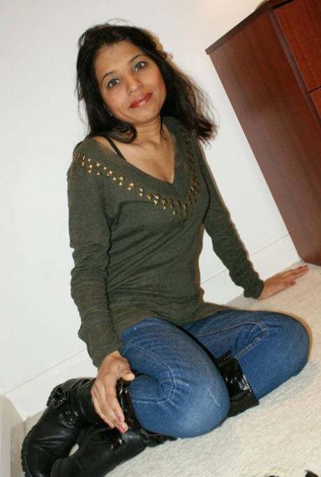 Kavya Sharma porn star galleries