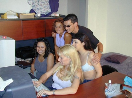 amateur swingers pretty img