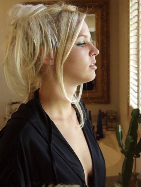 natural blonde art porn pic