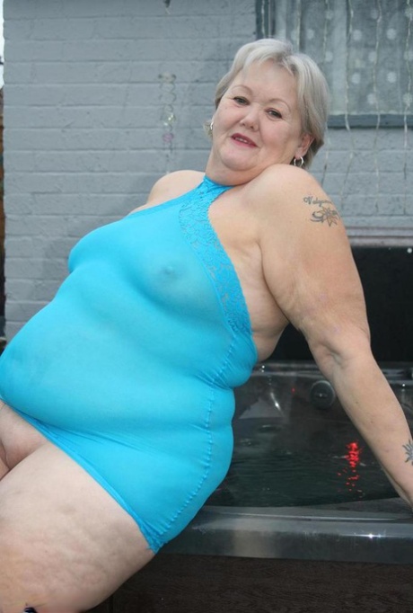 gilf potelée chaud nu photo
