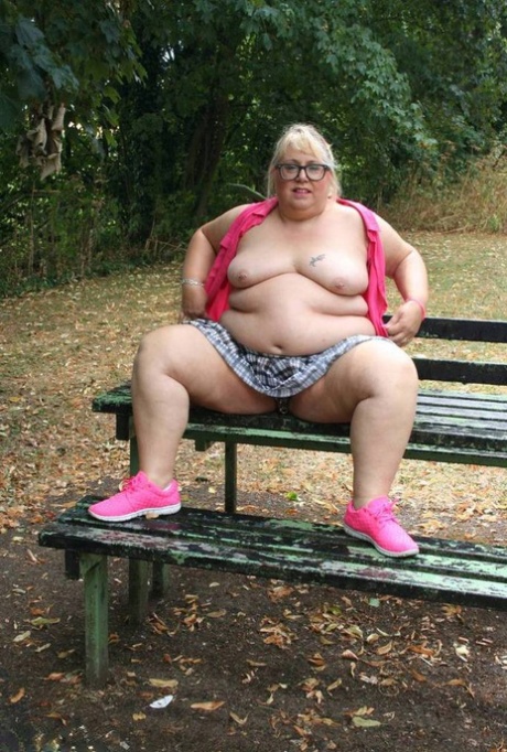 bbw en extérieur art de haute qualité galerie
