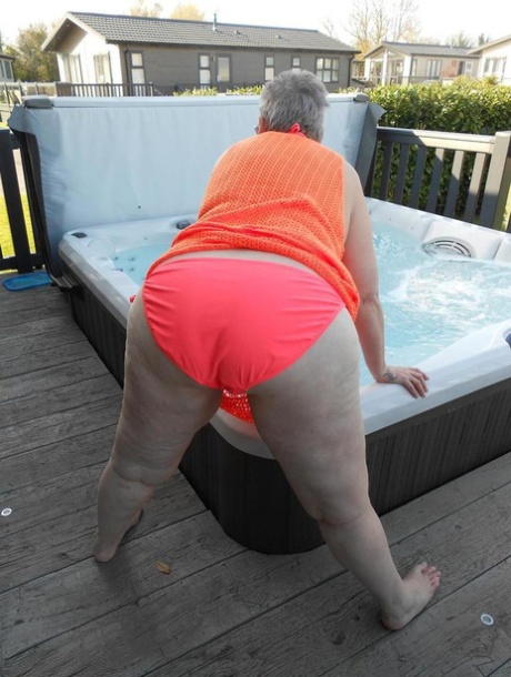 fat ass granny sexy nudes picture