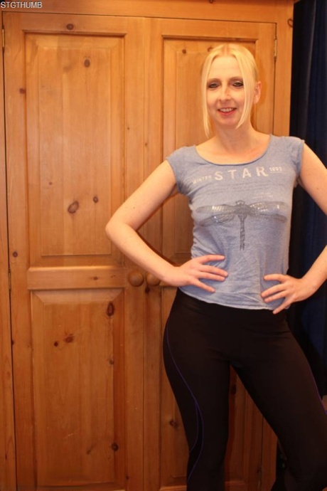 mature yoga pants pornos images