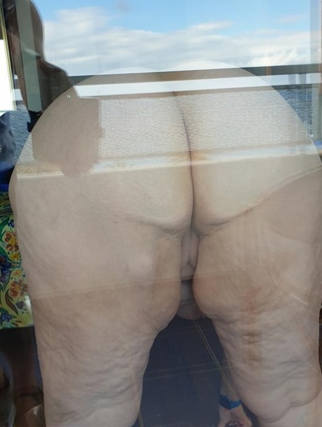 fat ass granny art nude images