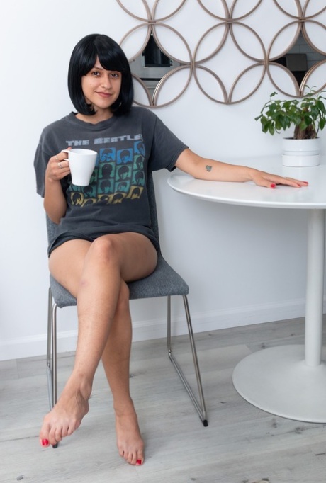 latina con capelli corti esclusivo xxx fotografie