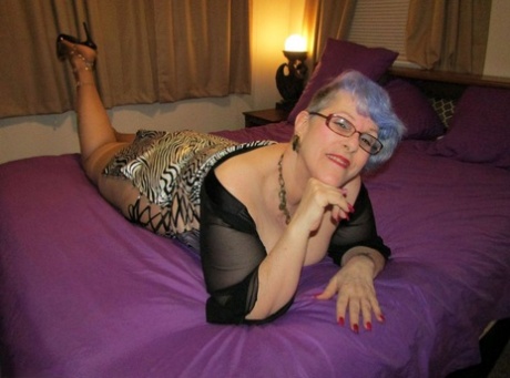 Oma Strumpfhosen hd nackte galerie