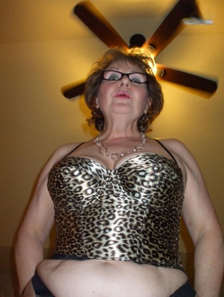 bbw glasses hot nude archive