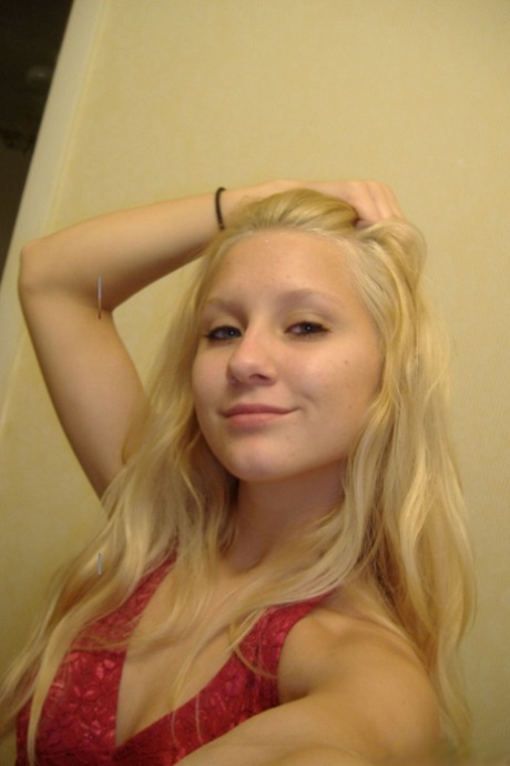 amatorskie selfie nastolatka bez pornografii galeria