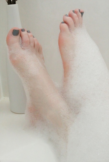 redhead feet art porn pic