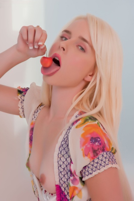 Kara Duhe star erotic picture