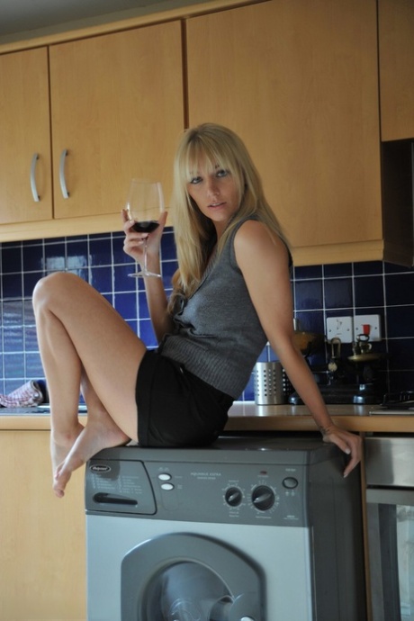 milf keuken sexy kunst afbeelding