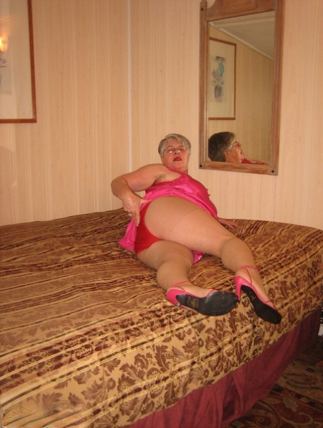 granny upskirt porn archive