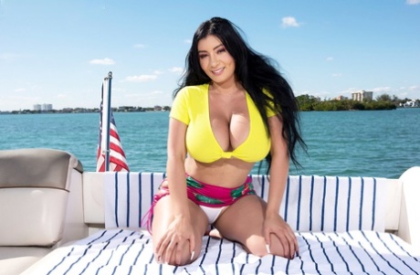 latina upskirt best photo