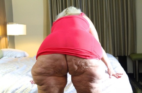 fat ass granny nude image