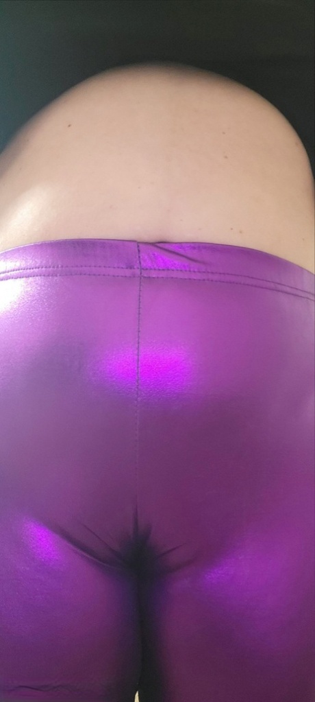 chubby yoga pants sexy pictures