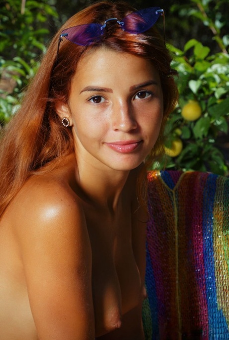 latina de tetas pequeñas mejor hermosa imágenes