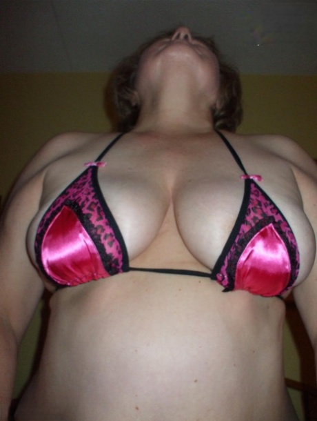 tette grosse xxx alta qualità foto
